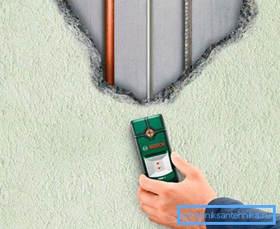 Sök efter kommunikation och ledningar med en metalldetektor