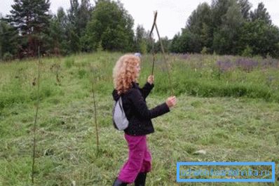 Sökningen efter vatten som använder ett vinstockar kan hänföras till cirkus-trickens område i stället för att exakta mätningar, vilket innebär att du inte borde tillgripa det. Sökningen efter vatten som använder ett vinstockar kan hänföras till cirkus-trickens område i stället för att exakta mätningar, vilket innebär att du inte borde tillgripa det.