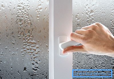Ibland uppvisar vanliga fönster i rummet direkt en brist på ventilation av hög kvalitet.