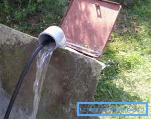 Efter hydrodynamisk spolning från brunnen är rent vatten.