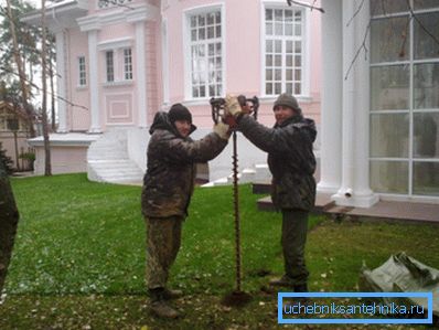 Du kan själv borra en brunn för vatten.