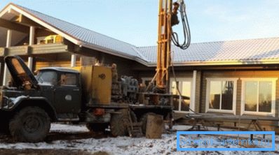 Processen att borra brunnen.