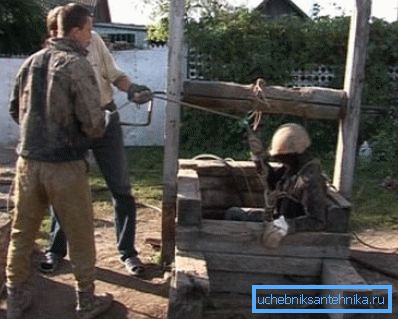 Det är bättre att utföra arbetet tillsammans eller tre. Det är bättre att utföra arbetet tillsammans eller tre.