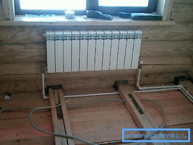 Radiator ansluten via metallplast