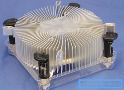 Radiator kylsystem av modern processor. Radiator kylsystem av modern processor.