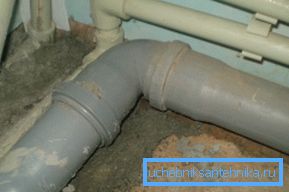 Depressurisering av lederna kan orsaka en obehaglig lukt.