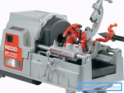 Threading machine