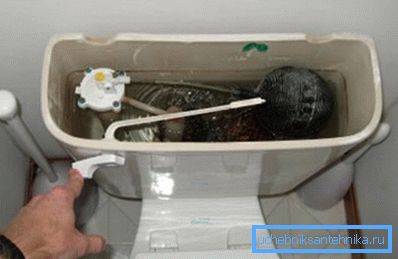 Avloppssystemet är mycket viktigt för att toalettskålen ska fungera effektivt. Avloppssystemet är mycket viktigt för att toalettskålen ska fungera effektivt.