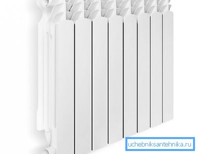 Hur mycket vatten finns i en aluminium-radiator för uppvärmning kan du lära av produktpasset eller beräkna det själv