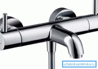 Blandare med flexibel dusch och termostat