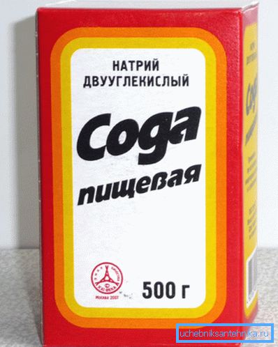 Soda - en av komponenterna i en hemlagad lösning som tar bort spår av mögel