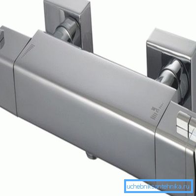 Moderna kran, utrustad med termostat