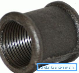Gängade konstruktioner är vanligast bland metallprodukter. Gängade konstruktioner är vanligast bland metallprodukter.