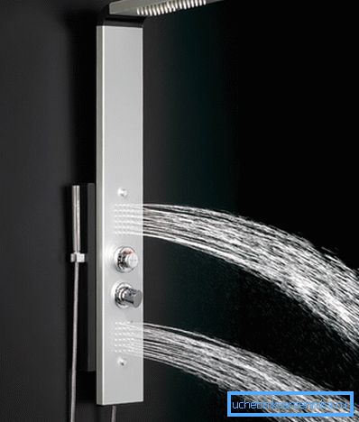 Rack med hydromassage.