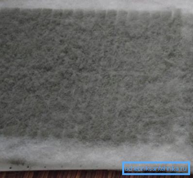 Det ser ut som en sintepon för ventilationsfilter som behöver bytas ut.