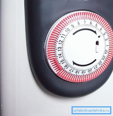 Termostaten gör att du kan anpassa utrustningens funktion. Termostaten gör att du kan anpassa utrustningens funktion.