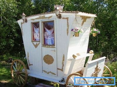Toalett i form av en vagn