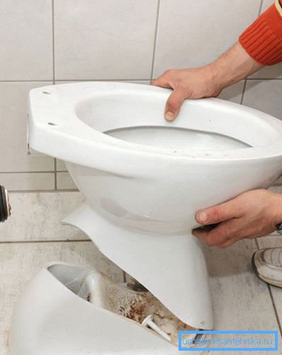 Vi tar bort den gamla VVS-fixturen
