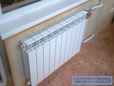 Installation av bimetallisk radiator med ensidig anslutning.