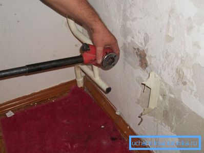 Installera skruvmatrisen på kanten av rörledningen Installera skruvmatrisen på kanten av rörledningen