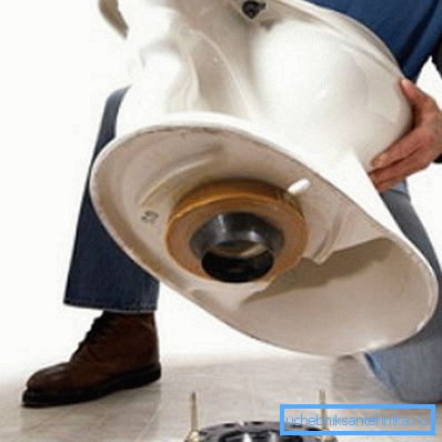 Installering av toaletten med vertikal frisättning
