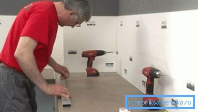 Det är bättre att överlåta installationen av en granitbänk till en specialist. Det är bättre att överlåta installationen av en granitbänk till en specialist.