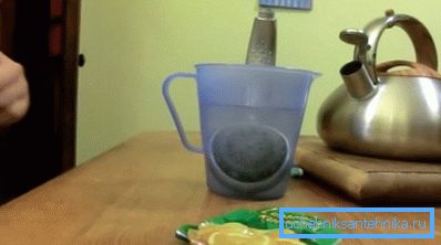 I citronsyralösning