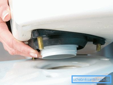 I vissa fall, för att ersätta mekanismen måste du ta bort hela tanken.