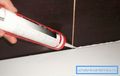 Det är viktigt att hantera lederna så noggrant som möjligt.