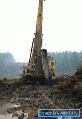 Vårutveckling kompliceras av höga vattennivåer på ytan och i marken.