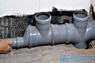 Intra-rumsinstallation av PVC-avloppsrör