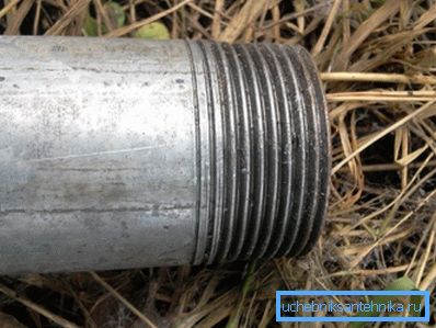 32 mm eller 1 1/4 tums vattenrör med gängat snitt