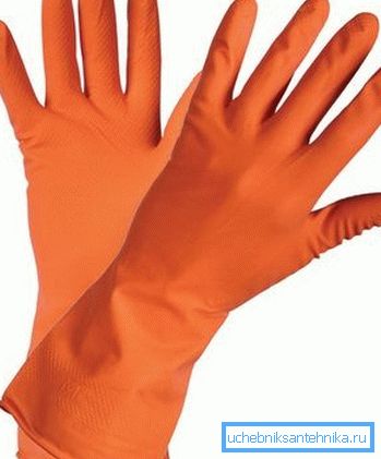 Allt arbete utförs endast med handskar!