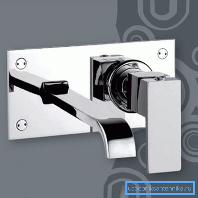 Du kan använda ett dekorativt lock för montering av en dold mixer.