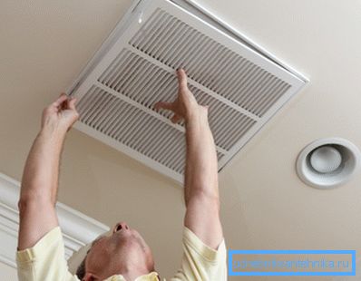 Ventilationsuttag kan dekoreras med dekorativa galler.
